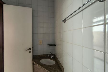 Casa de condomínio à venda com 200m², 3 quartos e 2 vagasBanheiro Social 3