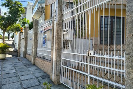 Casa de condomínio à venda com 200m², 3 quartos e 2 vagasFachada 