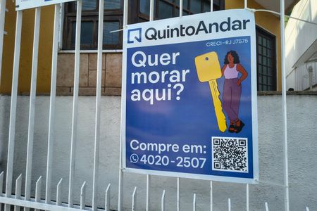Casa de condomínio à venda com 200m², 3 quartos e 2 vagasFachada