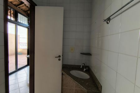 Casa de condomínio à venda com 200m², 3 quartos e 2 vagasBanheiro Social 3