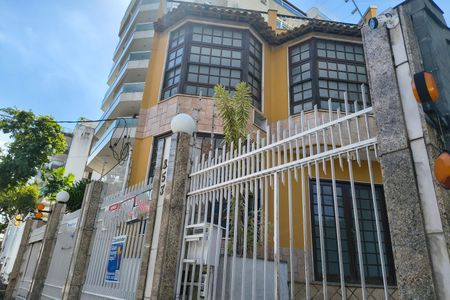 Casa de condomínio à venda com 200m², 3 quartos e 2 vagasFachada 