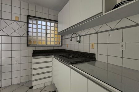 Casa de condomínio à venda com 200m², 3 quartos e 2 vagasCozinha - Armários