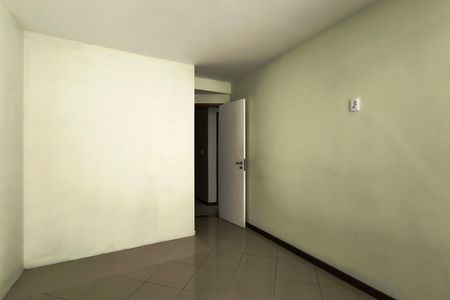 Casa de condomínio à venda com 200m², 3 quartos e 2 vagasQuarto 2 - Suíte