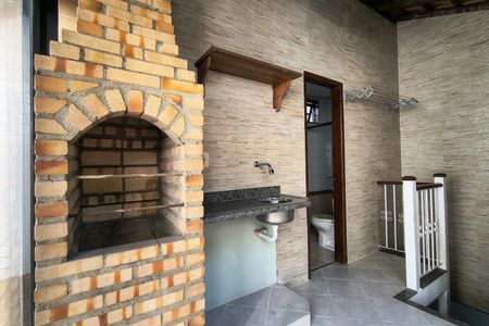 Casa de condomínio à venda com 200m², 3 quartos e 2 vagasTerraço