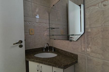 Casa de condomínio à venda com 200m², 3 quartos e 2 vagasBanheiro social 1