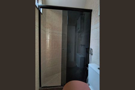 Casa de condomínio à venda com 200m², 3 quartos e 2 vagasBanheiro social 1