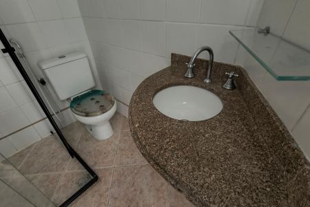 Casa de condomínio à venda com 200m², 3 quartos e 2 vagasBanheiro da Suíte