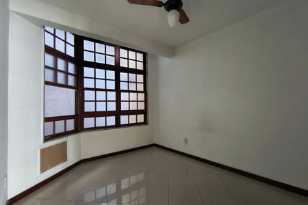 Casa de condomínio à venda com 200m², 3 quartos e 2 vagasQuarto 2