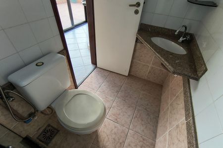 Casa de condomínio à venda com 200m², 3 quartos e 2 vagasBanheiro Social 3