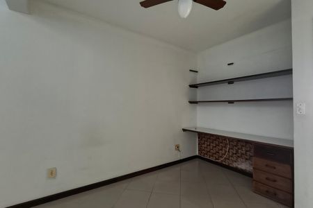 Casa de condomínio à venda com 200m², 3 quartos e 2 vagasQuarto 3