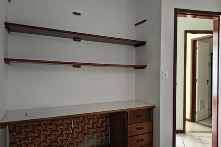 Casa de condomínio à venda com 200m², 3 quartos e 2 vagasQuarto 3