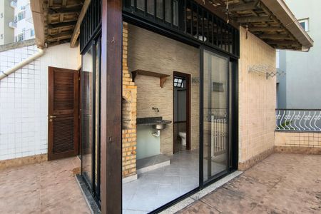 Casa de condomínio à venda com 200m², 3 quartos e 2 vagasTerraço