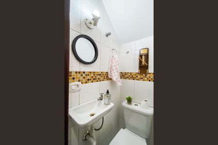 Casa à venda com 115m², 2 quartos e 2 vagasLavabo 