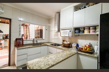 Casa à venda com 115m², 2 quartos e 2 vagasCozinha 