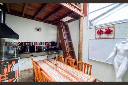 Casa à venda com 115m², 2 quartos e 2 vagasQuintal 