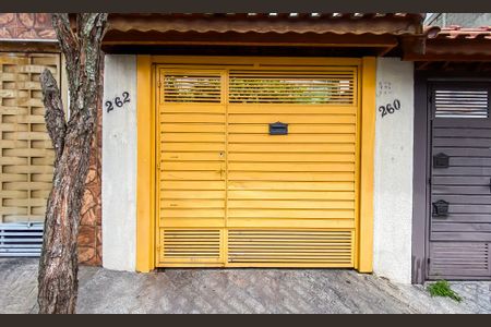 Casa à venda com 115m², 2 quartos e 2 vagasFachada 