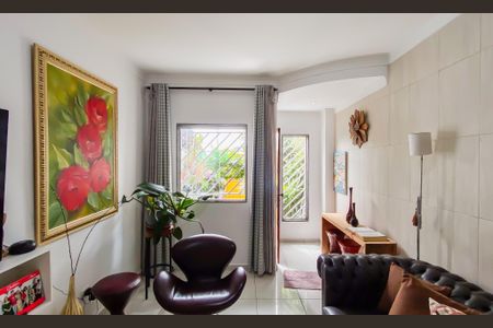 Casa à venda com 115m², 2 quartos e 2 vagasSala 