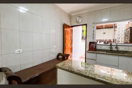 Casa à venda com 115m², 2 quartos e 2 vagasCozinha 