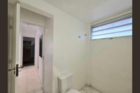 Apartamento para alugar com 80m², 2 quartos e 2 vagas Apartamento para alugar com 80m², 2 quartos e 2 vagasBanheiro