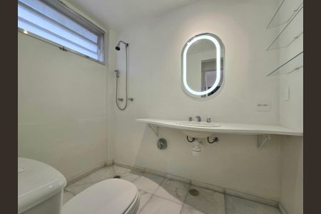 Apartamento para alugar com 80m², 2 quartos e 2 vagas Apartamento para alugar com 80m², 2 quartos e 2 vagasBanheiro