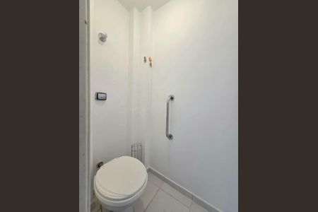 Apartamento para alugar com 80m², 2 quartos e 2 vagas Apartamento para alugar com 80m², 2 quartos e 2 vagasBanheiro de serviço