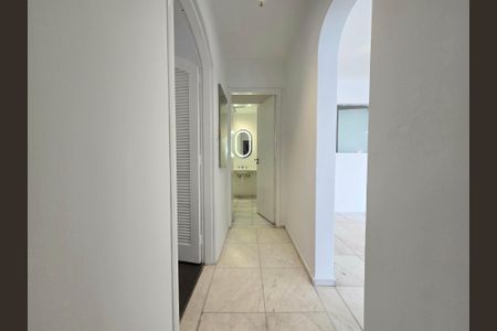 Apartamento para alugar com 80m², 2 quartos e 2 vagas Apartamento para alugar com 80m², 2 quartos e 2 vagasCorredor