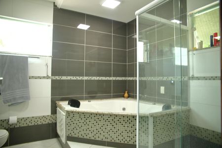 Casa para alugar com 205m², 3 quartos e 3 vagasSuíte master  - Banheiro 