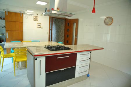Casa para alugar com 205m², 3 quartos e 3 vagasCozinha 