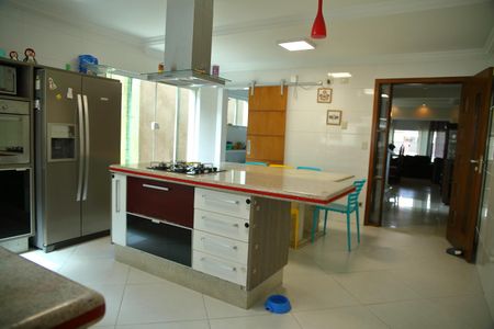 Casa para alugar com 205m², 3 quartos e 3 vagasCozinha 