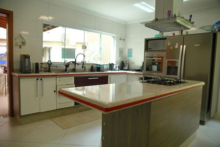 Casa para alugar com 205m², 3 quartos e 3 vagasCozinha 