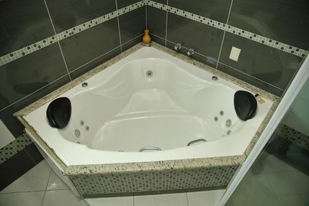 Casa para alugar com 205m², 3 quartos e 3 vagasSuíte master  - Banheiro 