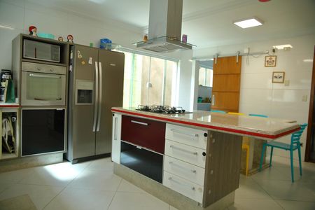 Casa para alugar com 205m², 3 quartos e 3 vagasCozinha 