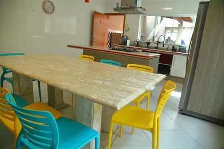 Casa para alugar com 205m², 3 quartos e 3 vagasCopa/Cozinha 