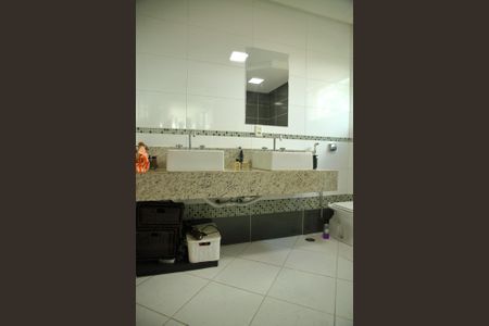 Casa para alugar com 205m², 3 quartos e 3 vagasSuíte master  - Banheiro 