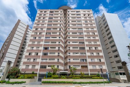 Apartamento para alugar com 131m², 3 quartos e 2 vagasFachada