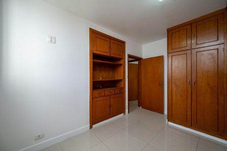 Quarto 1 de apartamento para alugar com 3 quartos, 131m² em Vila Guarani (zona Sul), São Paulo