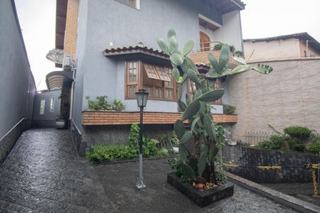 Casa à venda com 300m², 4 quartos e 4 vagasGaragem