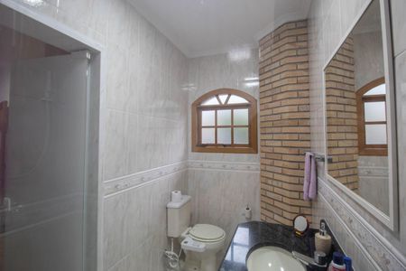 Casa à venda com 300m², 4 quartos e 4 vagasBanheiro da Suíte 2