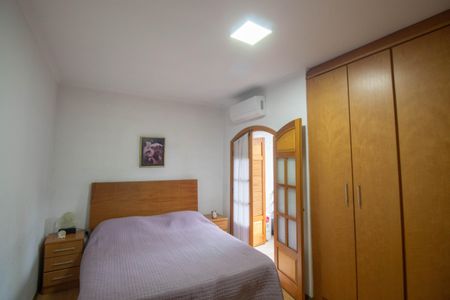 Casa à venda com 300m², 4 quartos e 4 vagasSuíte 2