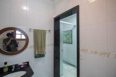 Casa à venda com 300m², 4 quartos e 4 vagasBanheiro da Suíte 1