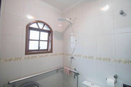 Casa à venda com 300m², 4 quartos e 4 vagasBanheiro da Suíte 1