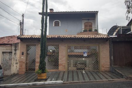 Casa à venda com 300m², 4 quartos e 4 vagasFachada