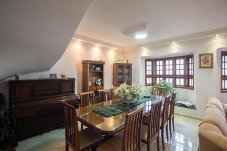 Casa à venda com 300m², 4 quartos e 4 vagasSala