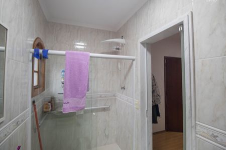 Casa à venda com 300m², 4 quartos e 4 vagasBanheiro da Suíte 2