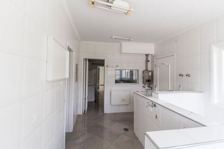 Casa de condomínio à venda com 600m², 4 quartos e 2 vagasÁrea de Serviço