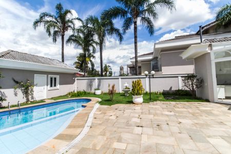 Casa de condomínio à venda com 600m², 4 quartos e 2 vagasPiscina