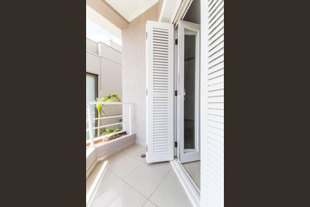 Casa de condomínio à venda com 600m², 4 quartos e 2 vagasVaranda