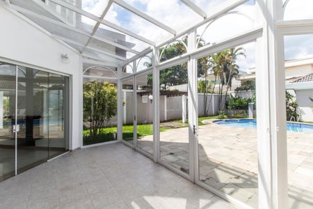 Casa de condomínio à venda com 600m², 4 quartos e 2 vagasVaranda gourmet