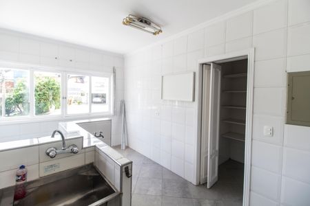 Casa de condomínio à venda com 600m², 4 quartos e 2 vagasÁrea de Serviço