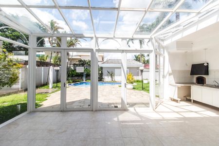 Casa de condomínio à venda com 600m², 4 quartos e 2 vagasSala 